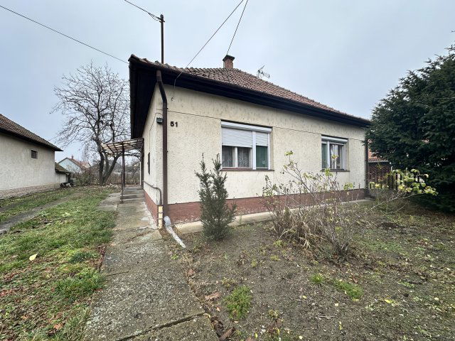 Eladó családi ház, Gyulán 34.99 M Ft, 2 szobás