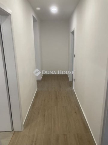 Eladó téglalakás, Pécsett 64.9 M Ft, 2 szobás