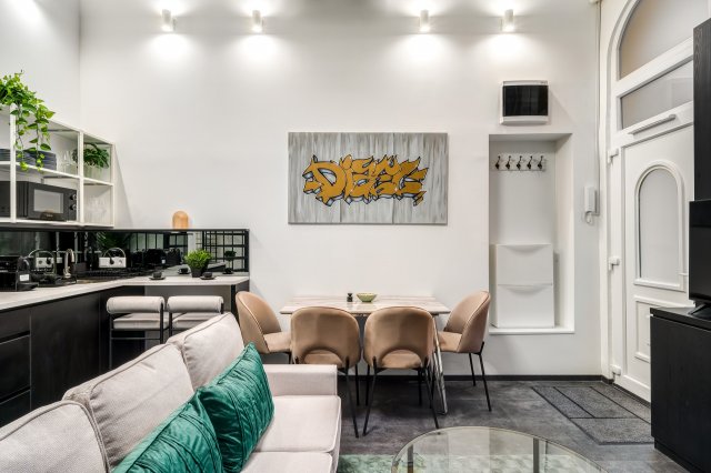 Eladó téglalakás, Budapesten, VI. kerületben 180 M Ft, 5 szobás