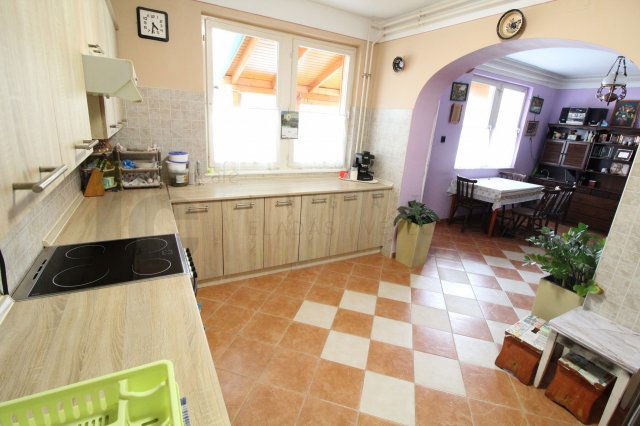 Eladó családi ház, Szegeden 109 M Ft, 3+2 szobás