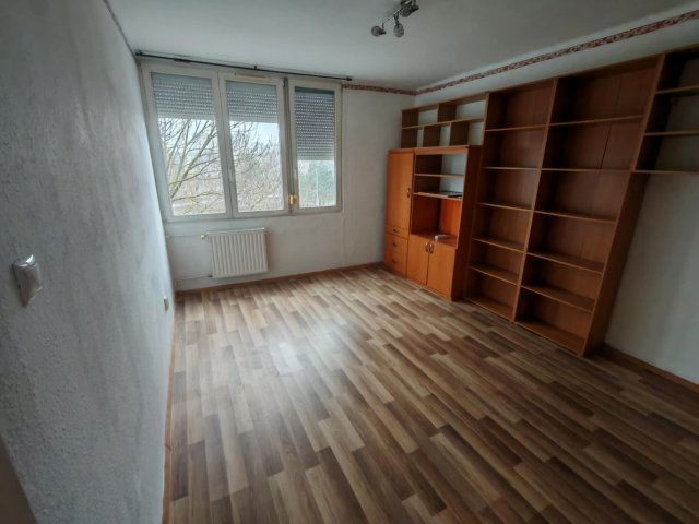 Kiadó téglalakás, albérlet, Tatabányán 150 E Ft / hó