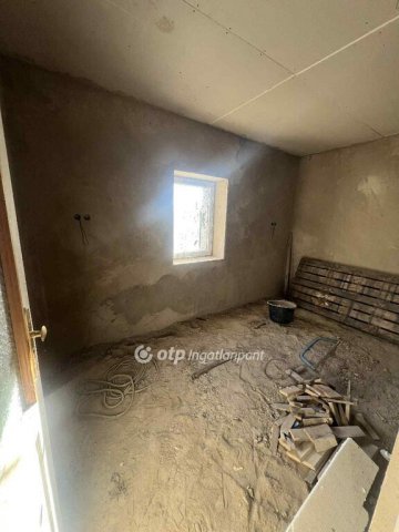 Eladó családi ház, Tápiógyörgyén 14.9 M Ft, 2 szobás