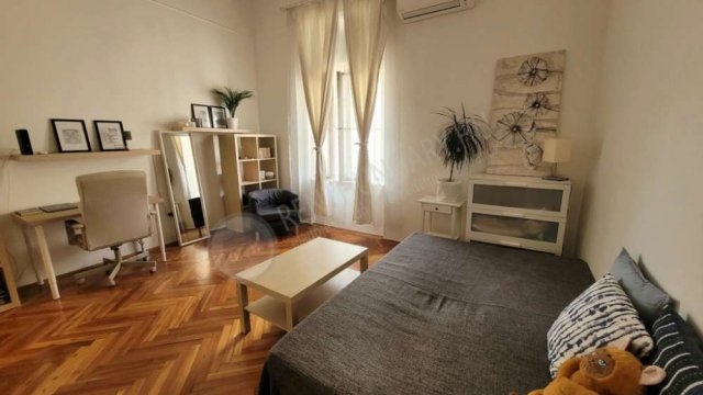 Kiadó téglalakás, albérlet, V. kerületben, Sas utcában