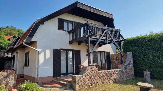 Eladó családi ház, Balatonalmádiban 189 M Ft, 3+3 szobás
