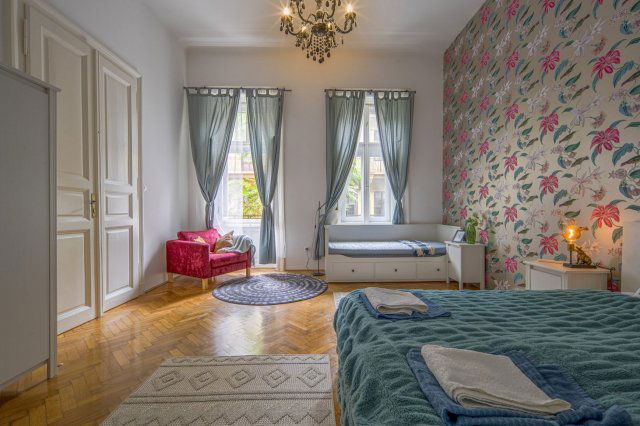 Eladó téglalakás, Budapesten, VI. kerületben, Király utcában