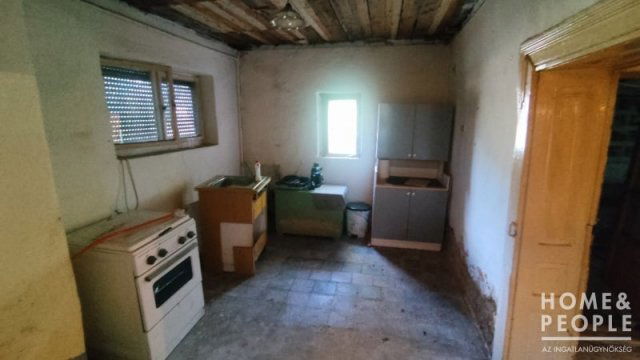 Eladó családi ház, Röszkén 17.8 M Ft, 2+1 szobás