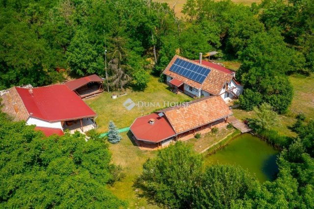 Eladó mezogazdasagi ingatlan, Pusztavacson 260 M Ft, 4 szobás