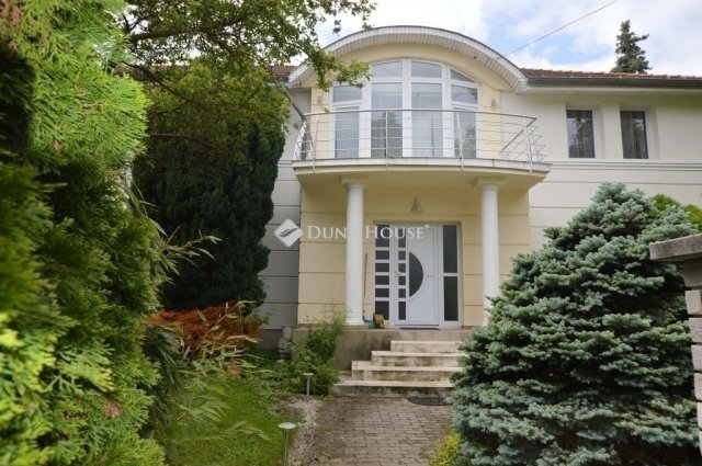 Eladó családi ház, Budapesten, II. kerületben 299 M Ft, 7 szobás