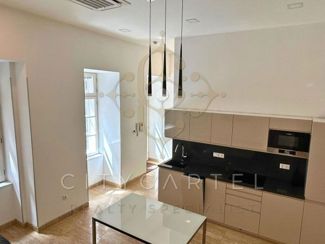 Eladó téglalakás, Budapesten, V. kerületben 170 M Ft, 3 szobás