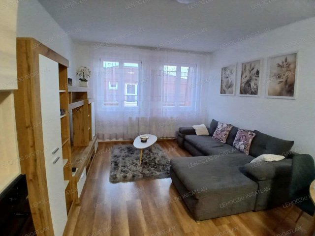 Eladó téglalakás, Nyíregyházán 49.9 M Ft, 3 szobás