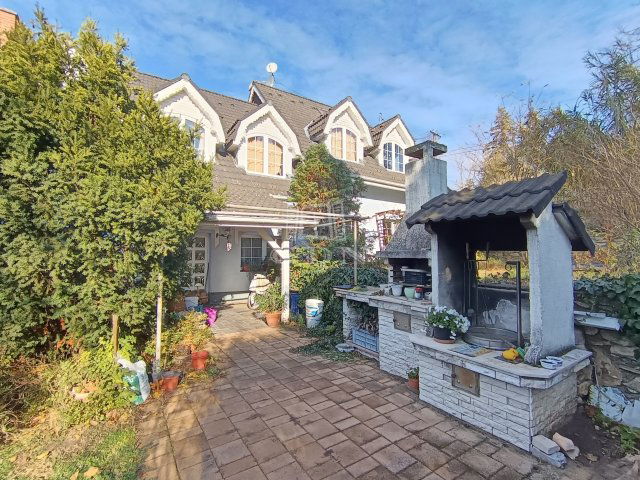 Eladó családi ház, Erdőkertesen 149.9 M Ft, 6 szobás