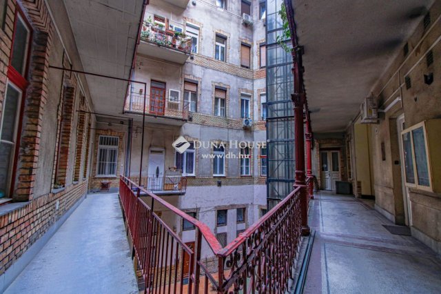 Eladó téglalakás, Budapesten, VIII. kerületben 69 M Ft, 4 szobás