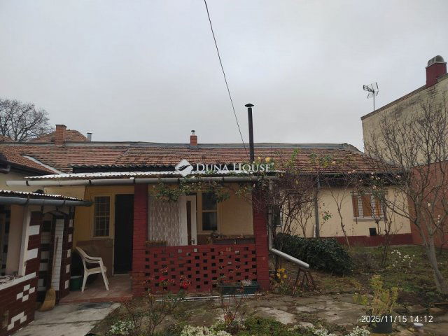 Eladó családi ház, Budapesten, XVIII. kerületben, Árpád utcában