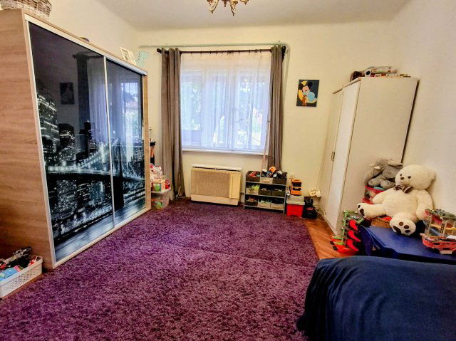 Eladó családi ház, Debrecenben 89.9 M Ft, 5+1 szobás