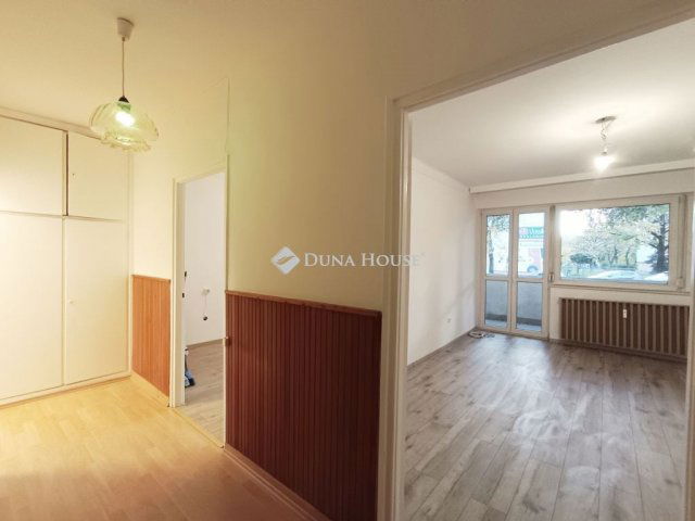 Eladó téglalakás, Sopronban 57 M Ft, 2 szobás