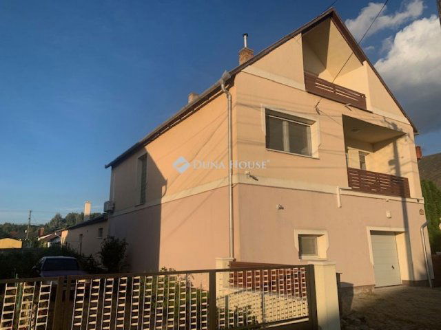 Eladó családi ház, Bábolnán 87.9 M Ft, 6 szobás