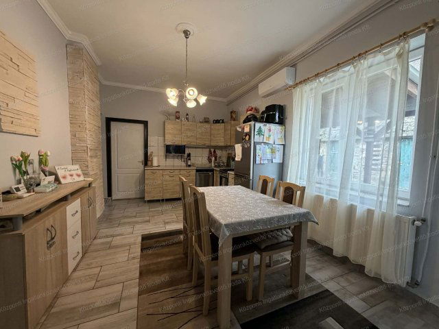 Eladó családi ház, Tatabányán 52 M Ft, 2 szobás