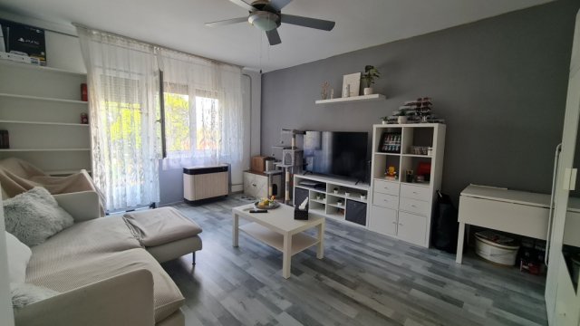 Eladó téglalakás, Pécsett 33 M Ft, 1+1 szobás