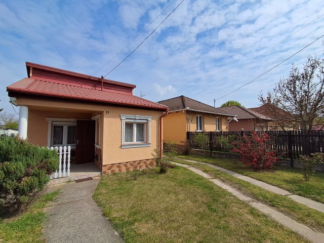 Eladó családi ház, Bocskaikerten 39 M Ft, 2 szobás