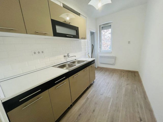 Eladó téglalakás, Nyíregyházán 36.5 M Ft, 1+1 szobás