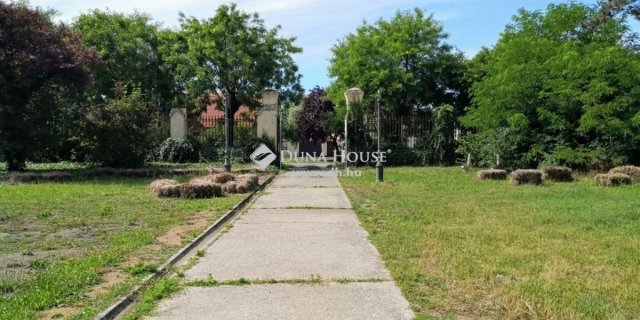 Eladó családi ház, Baján 350 M Ft, 1 szobás