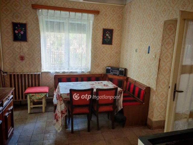 Eladó családi ház, Rózsaszentmártonon 27 M Ft, 2 szobás