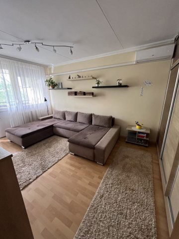 Eladó panellakás, Debrecenben 67.5 M Ft, 3 szobás