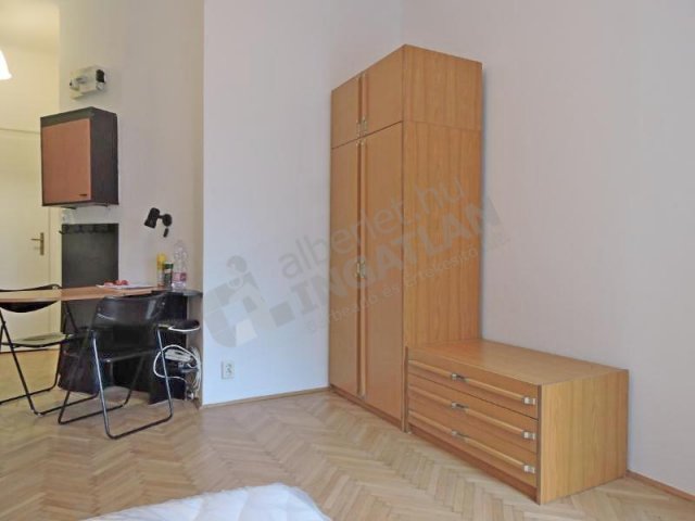 Kiadó téglalakás, albérlet, I. kerületben, Logodi utcában