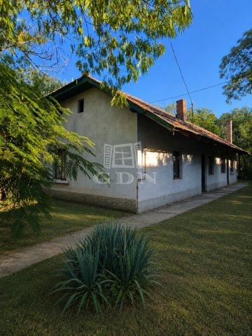 Eladó családi ház, Csanádapácán 8.9 M Ft, 2 szobás