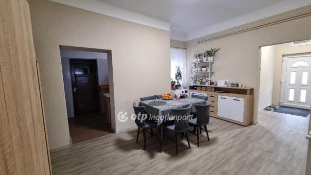 Eladó családi ház, Kakucson 59.9 M Ft, 2 szobás