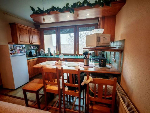 Eladó téglalakás, Keszthelyen 40 M Ft, 2+1 szobás