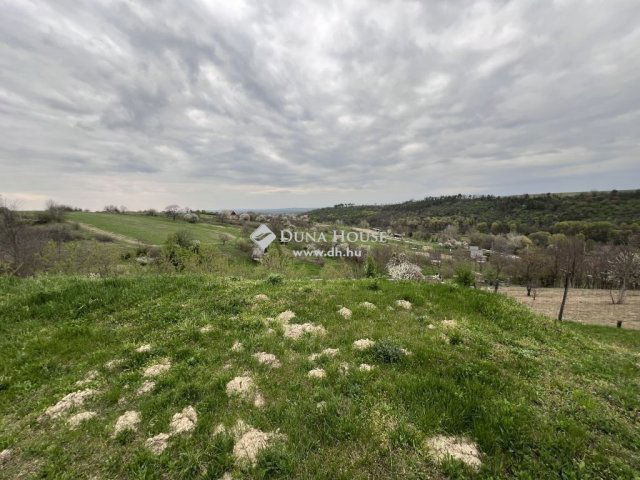 Eladó telek, Nyergesújfaluban 17.4 M Ft / költözzbe.hu