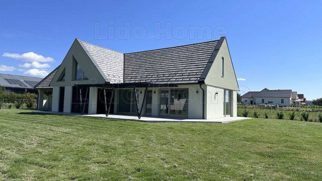 Eladó családi ház, Cserszegtomajon 150 M Ft, 4 szobás