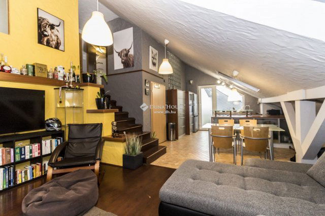 Eladó családi ház, Szombathelyen 139 M Ft, 7 szobás