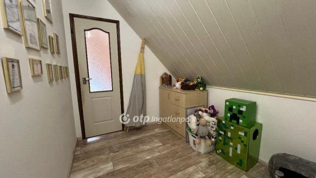 Eladó téglalakás, Egerben 70 M Ft, 2+2 szobás