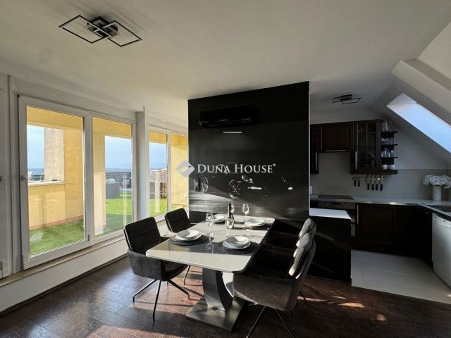 Eladó téglalakás, Budapesten, XVI. kerületben 180 M Ft, 3 szobás