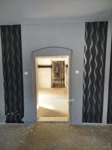 Eladó családi ház, Rádfalván 13.8 M Ft, 2 szobás