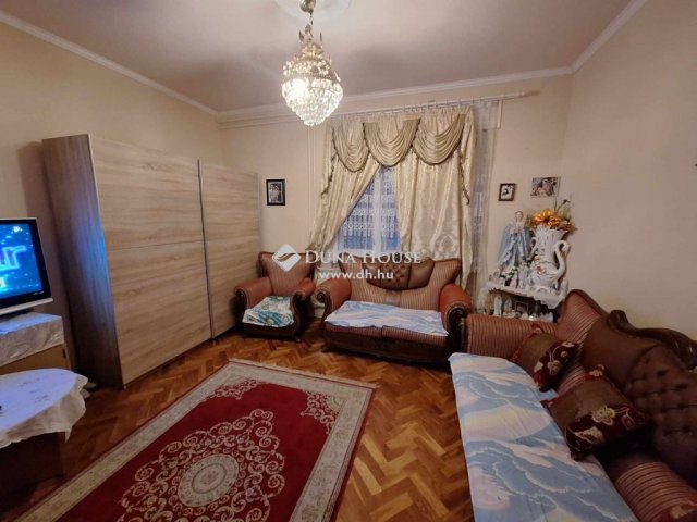 Eladó téglalakás, Sárváron 38 M Ft, 5 szobás