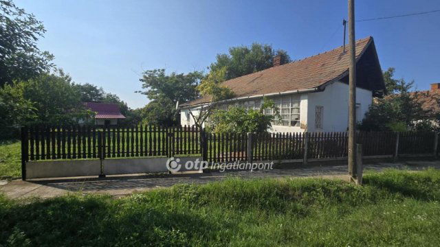 Eladó családi ház, Nádudvaron 10 M Ft, 2 szobás