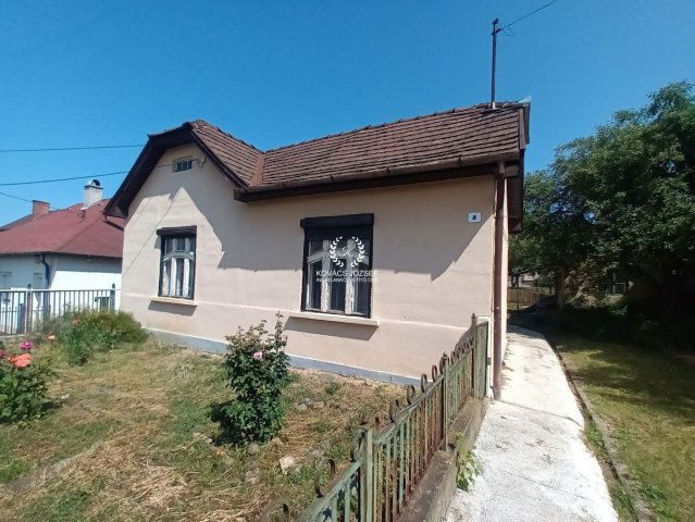 Eladó családi ház, Ózdon 13.5 M Ft, 3 szobás