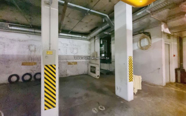 Eladó garázs, Budapesten, VIII. kerületben, Szerdahelyi utcában