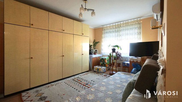 Eladó panellakás, Ajkán 29.5 M Ft, 1+1 szobás