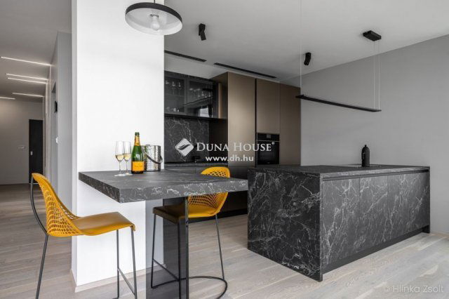 Eladó téglalakás, Budapesten, XII. kerületben 650 M Ft, 3 szobás