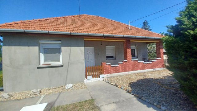 Eladó családi ház, Táborfalván 64.9 M Ft, 2+1 szobás