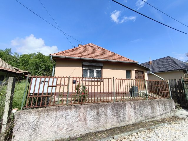 Eladó családi ház, Domoszlón 13.9 M Ft, 2 szobás