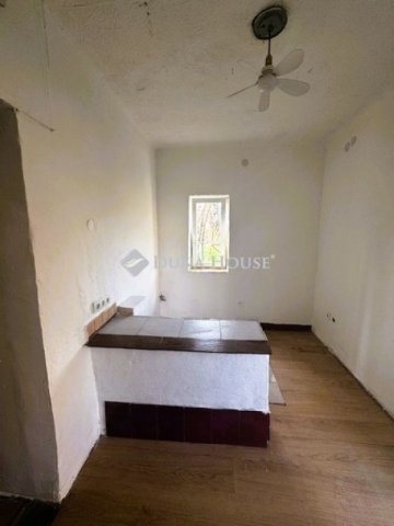 Eladó családi ház, Budapesten, III. kerületben 76 M Ft, 2 szobás