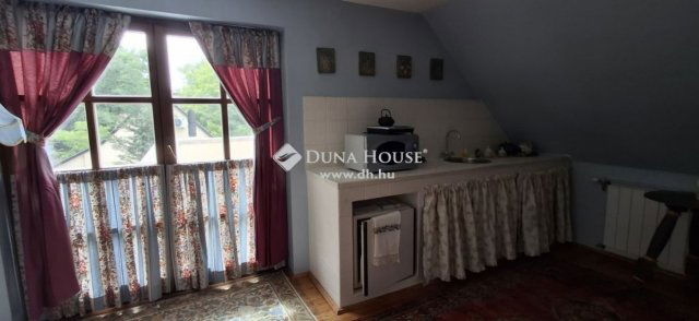 Eladó családi ház, Leányfaluban 275 M Ft, 5 szobás