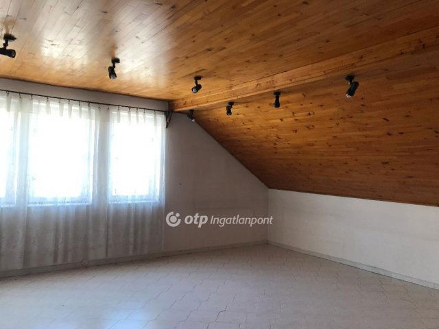 Kiadó ipari ingatlan, Komlón 396 E Ft / hó / költözzbe.hu