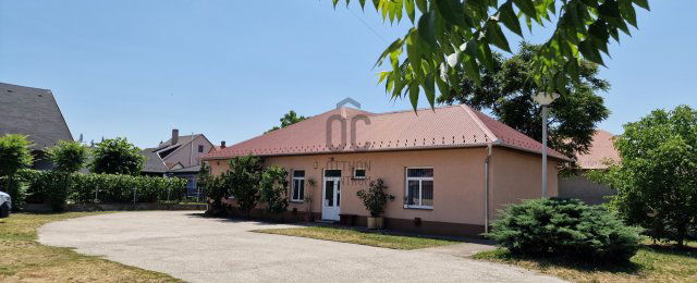Eladó iroda, Debrecenben 380 M Ft / költözzbe.hu