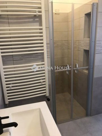 Eladó családi ház, Budapesten, XVIII. kerületben 115.3 M Ft